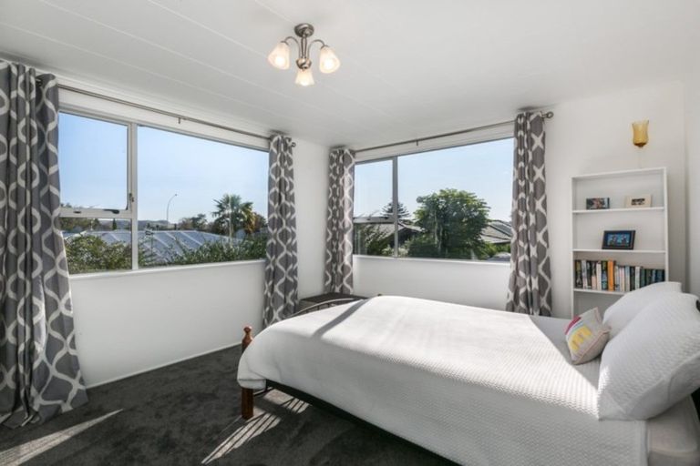 Photo of property in 11 Chester Street, Taradale, Napier, 4112