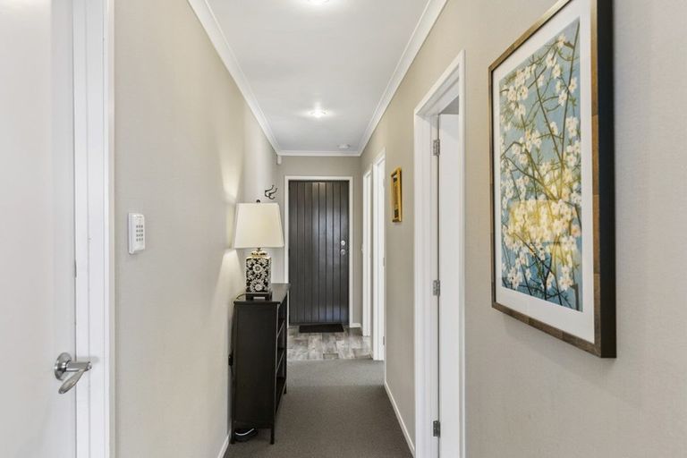 Photo of property in 36 Turriff Crescent, Kenepuru, Porirua, 5022