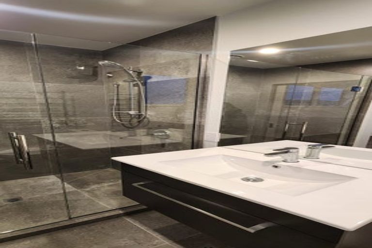 Photo of property in 2/37 Woodville Street, Edgeware, Christchurch, 8013