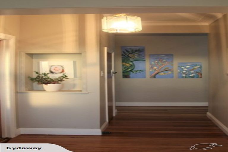 Photo of property in 65 Taylor Road, Mangere Bridge, Auckland, 2022