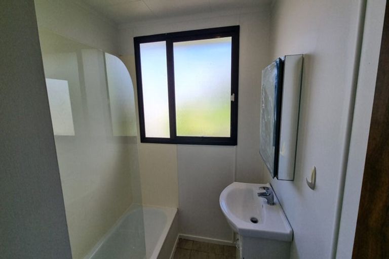 Photo of property in 2/15 Cyril Crescent, West Harbour, Auckland, 0618