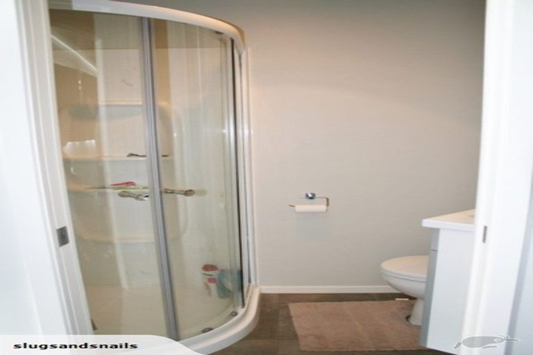 Photo of property in 16a Woodall Place, Totara Vale, Auckland, 0627