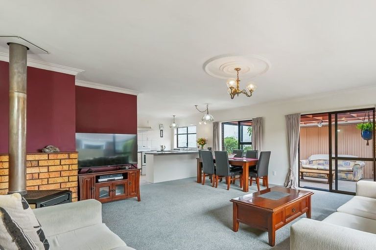 Photo of property in 2/529 Weymouth Road, Weymouth, Auckland, 2103