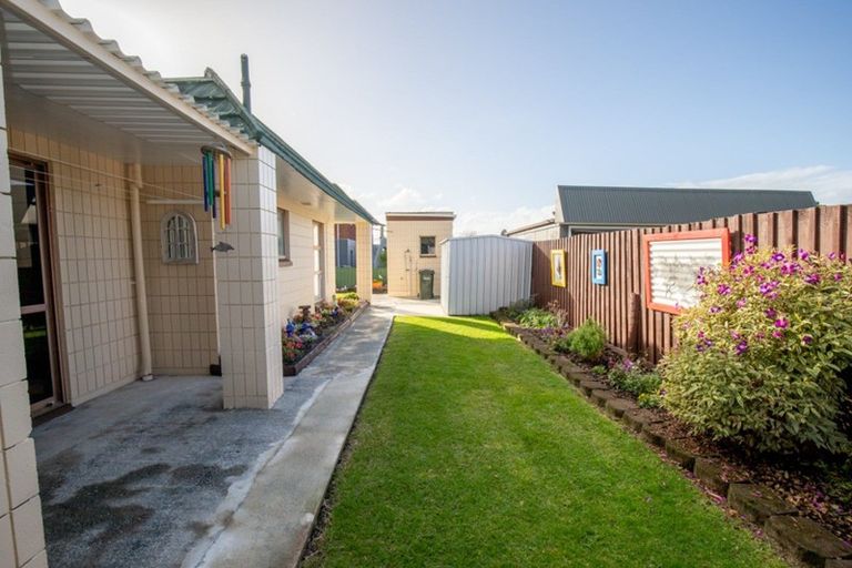 Photo of property in 6 Pinnock Place, Ngatea, 3503