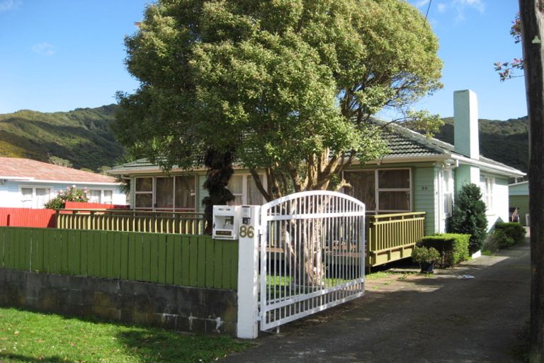 Photo of property in 86 Peel Place, Wainuiomata, Lower Hutt, 5014