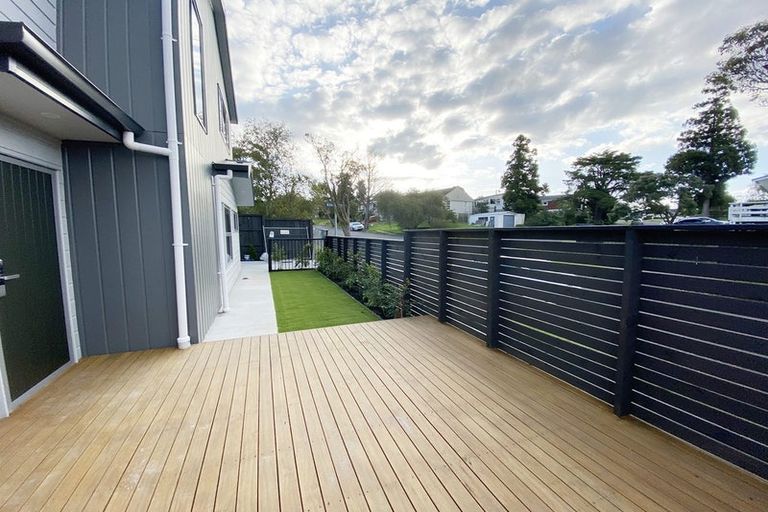 Photo of property in 7e La Trobe Street, Pakuranga Heights, Auckland, 2010