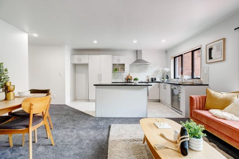 Photo of property in 17 Edgewood Way, Henderson, Auckland, 0612