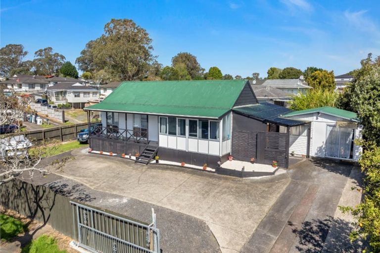 Photo of property in 7 Frobisher Way, Clendon Park, Auckland, 2103