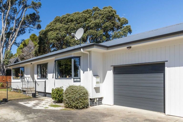 Photo of property in 2/14 Omata Road, Westown, New Plymouth, 4310