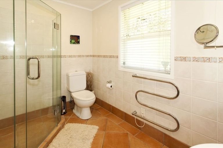 Photo of property in 11 Park Rise, Campbells Bay, Auckland, 0630