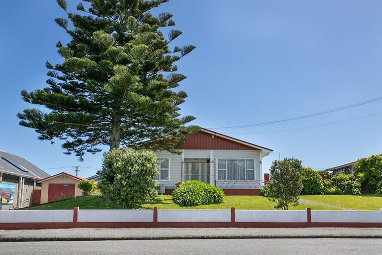 Photo of property in 36 Reid Street, Blaketown, Greymouth, 7805