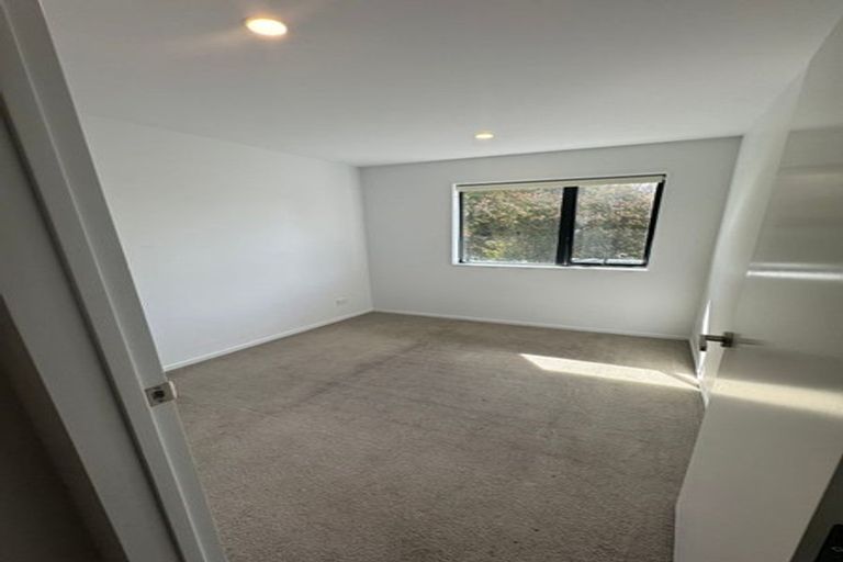 Photo of property in 13 Eileen Newey Place, Henderson, Auckland, 0612