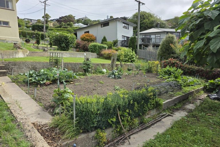 Photo of property in 2 Avon Street, South Hill, Oamaru, 9400