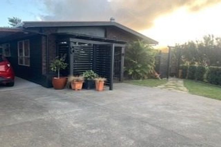 Photo of property in 8 Mountain Road, Morningside, Whangarei, 0110