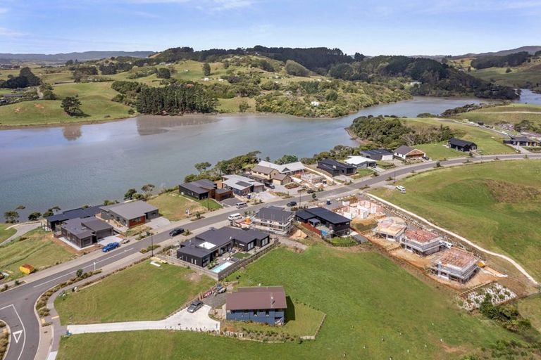 Photo of property in 48 Rangitahi Road, Raglan, 3225