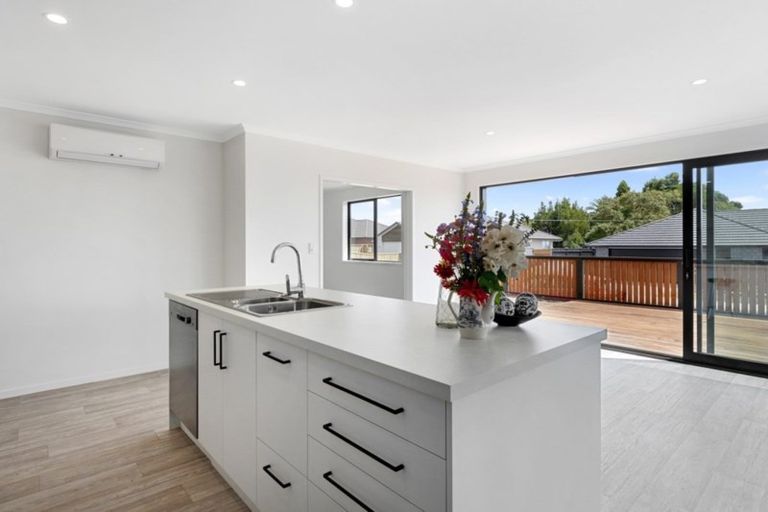 Photo of property in 82 Bert Wall Drive, Omokoroa, 3114