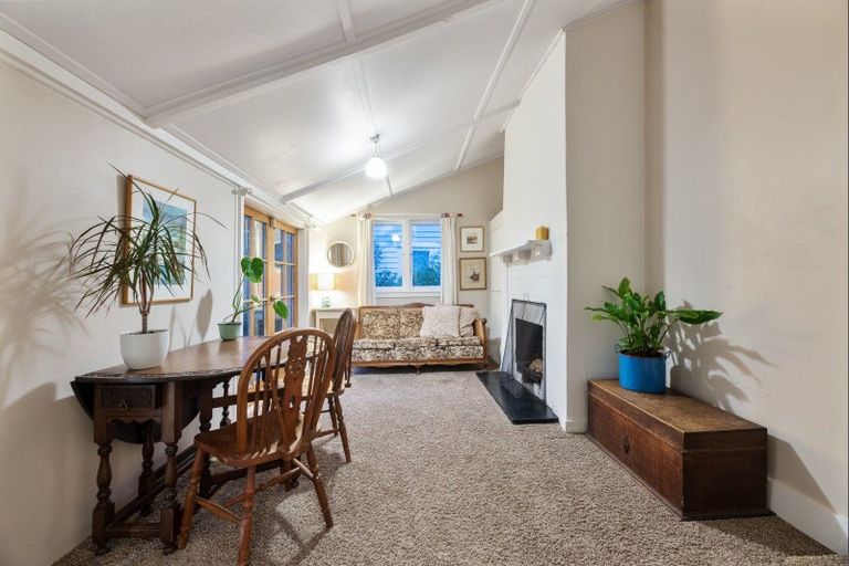 Photo of property in 2/2 Evan Street, Belmont, Auckland, 0622