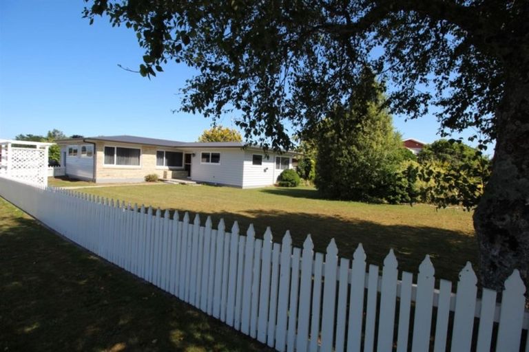 Photo of property in 63 Pohutukawa Drive, Tokoroa, 3420