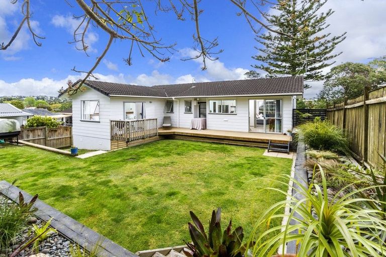 Photo of property in 42 Hellyers Street, Birkdale, Auckland, 0626