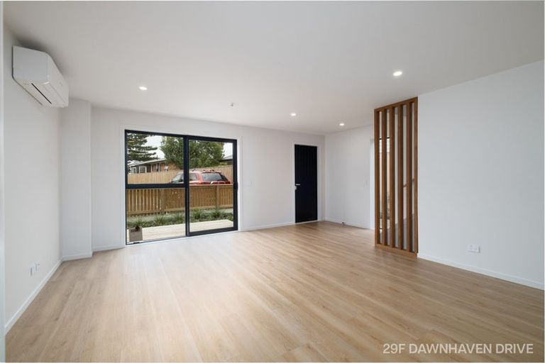 Photo of property in 27a Dawnhaven Drive, Te Atatu Peninsula, Auckland, 0610