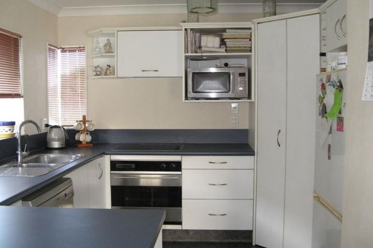 Photo of property in 40 Nuku Street, Tangimoana, 4822