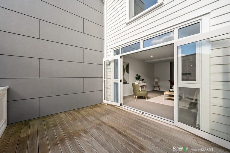 Photo of property in Victoria Villas, 43/35 Pirie Street, Mount Victoria, Wellington, 6011