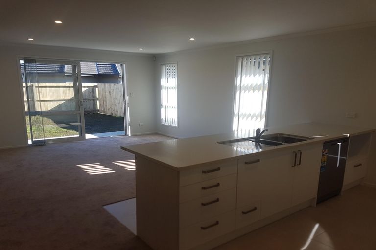 Photo of property in 8 Ketu Way, Takanini, 2112