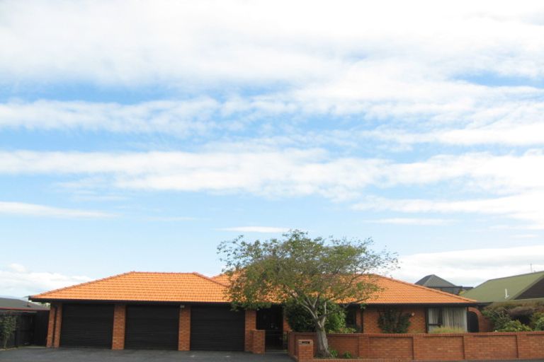 Photo of property in 62 Prestons Road, Redwood, Christchurch, 8051