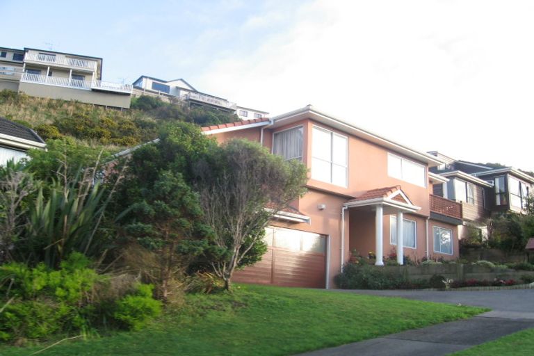 Photo of property in 20 Ordley Grove, Tawa, Wellington, 5028