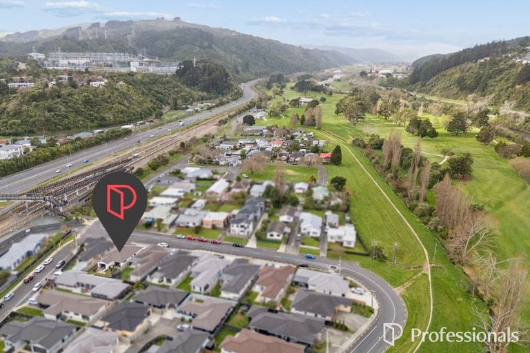 Photo of property in 17 Ford Road, Manor Park, Lower Hutt, 5019