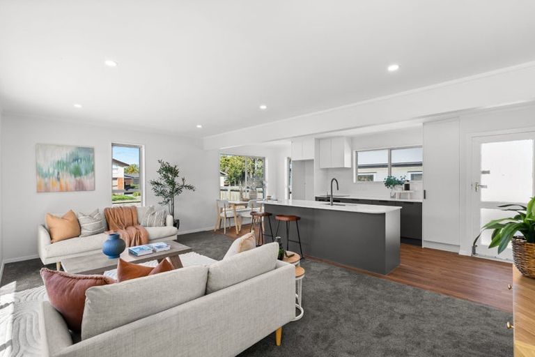 Photo of property in 31 Denniston Crescent, Redwood, Christchurch, 8051