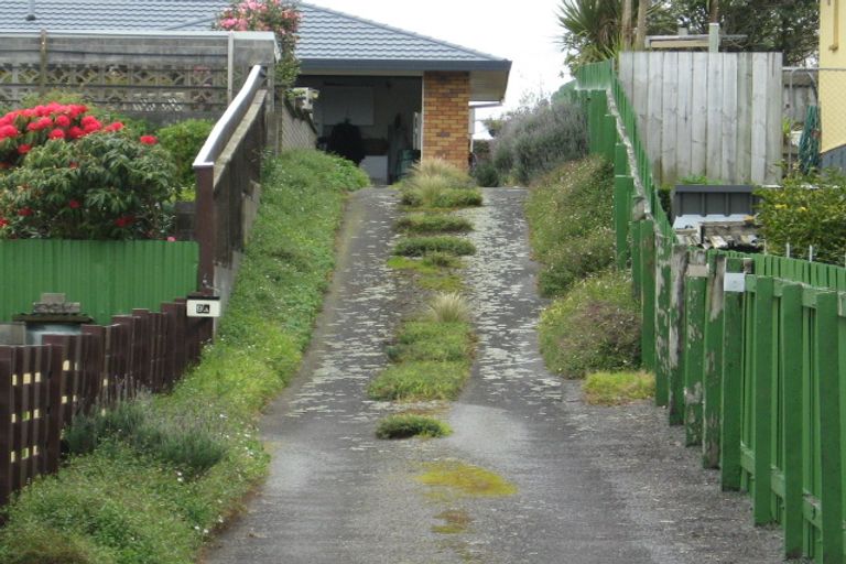 Photo of property in 9a Waimea Street, Westown, New Plymouth, 4310