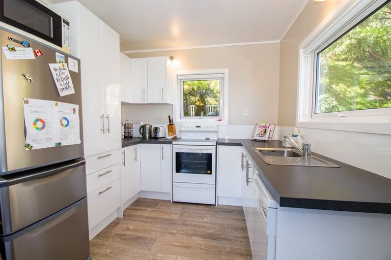 Photo of property in 2/72 Homebush Road, Khandallah, Wellington, 6035