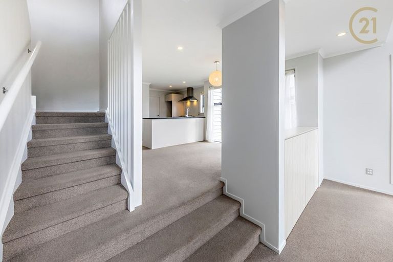 Photo of property in 18 Hirimate Place, Flat Bush, Auckland, 2019