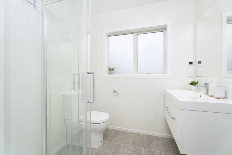 Photo of property in 1 Pine Hill Rise, Glenside, Wellington, 6037