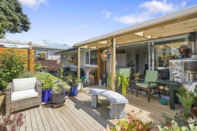 Photo of property in 63 The Drive, Tawa, Wellington, 5028