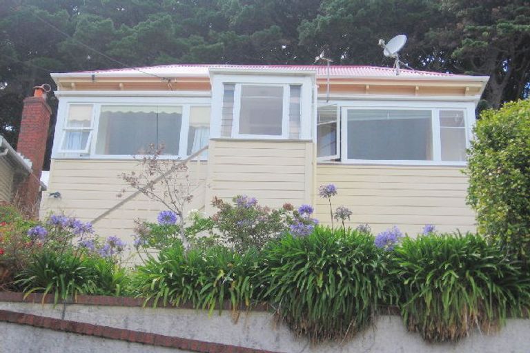 Photo of property in 17 Scarborough Terrace, Mount Victoria, Wellington, 6011