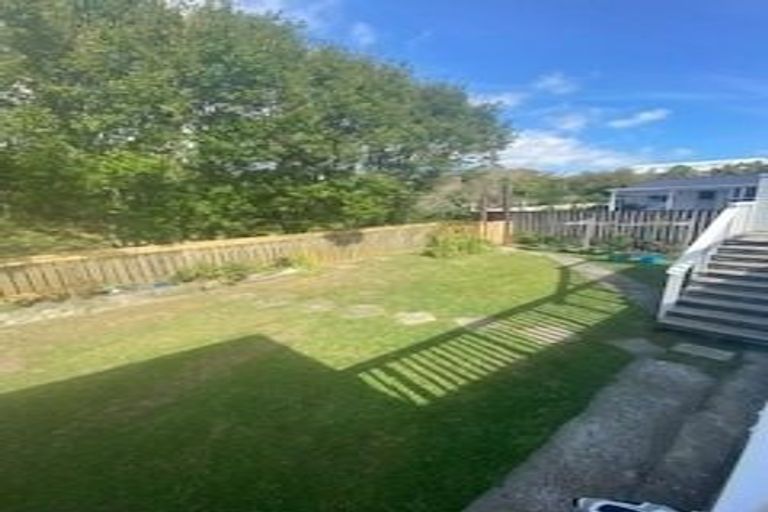 Photo of property in 18 Findlay Street, Tawa, Wellington, 5028