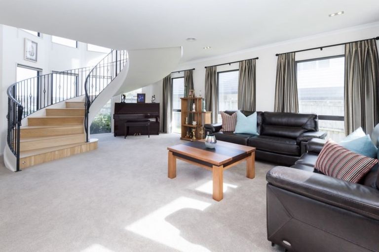 Photo of property in 30 Armstrong Farm Drive, East Tamaki Heights, Auckland, 2016