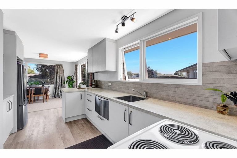 Photo of property in 6 Bowie Drive, Woodend, 7610