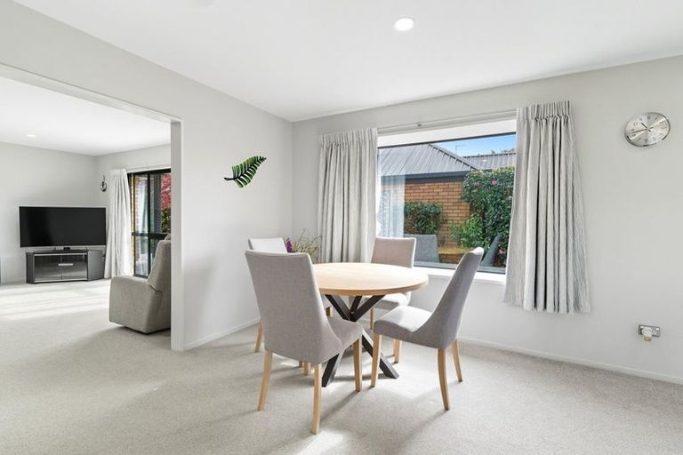 Photo of property in 1/5 Jadewynn Place, Halswell, Christchurch, 8025