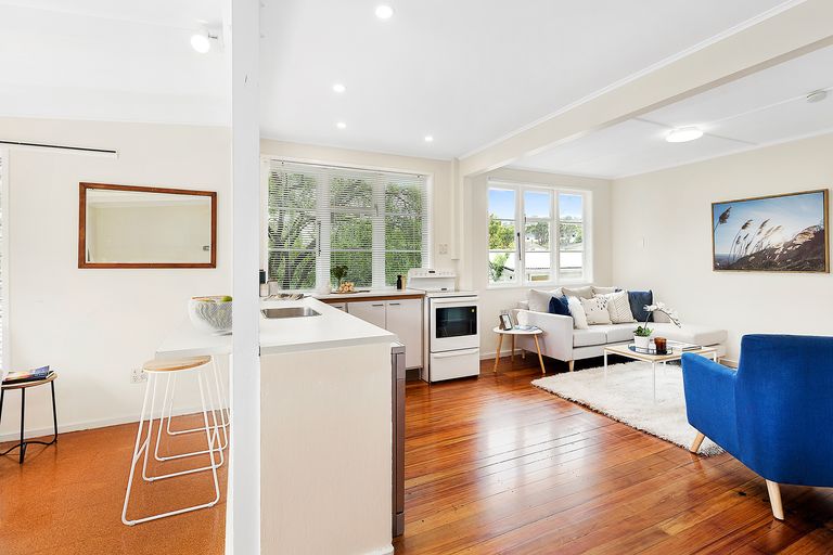 Photo of property in 12 Stephen Street, Johnsonville, Wellington, 6037