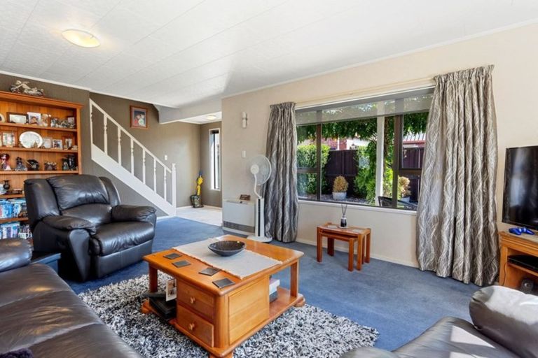 Photo of property in 5 Sheraton Place, Redwood, Christchurch, 8051