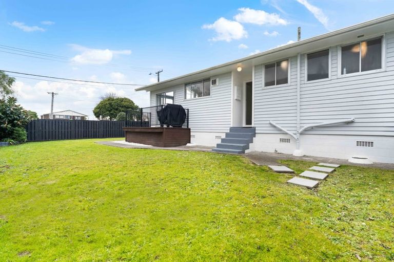 Photo of property in 2 Muir Avenue, Mangere Bridge, Auckland, 2022