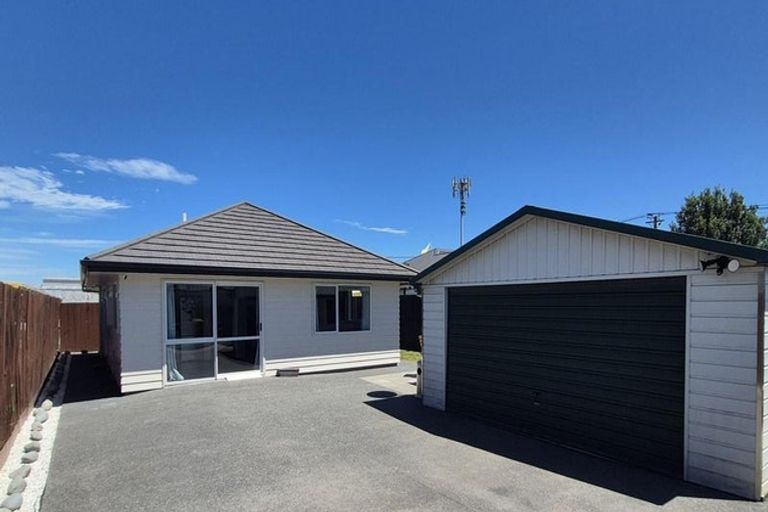 Photo of property in 36 Shortland Street, Wainoni, Christchurch, 8061