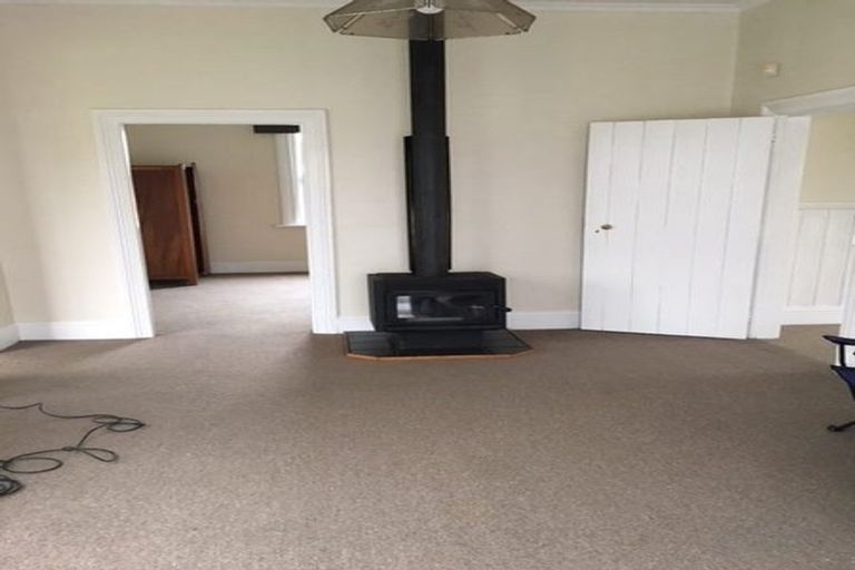 Photo of property in 560a Queen Street East, Levin, 5510