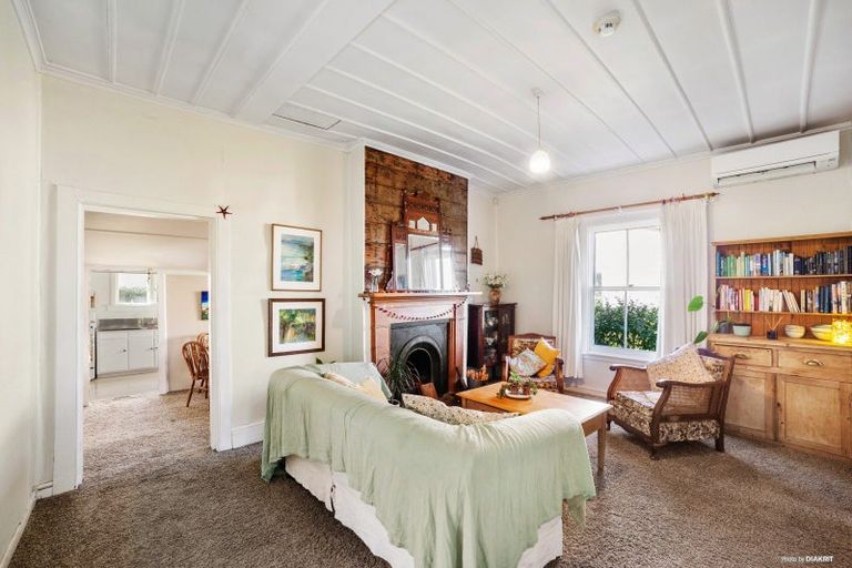 Photo of property in 2/2 Evan Street, Belmont, Auckland, 0622