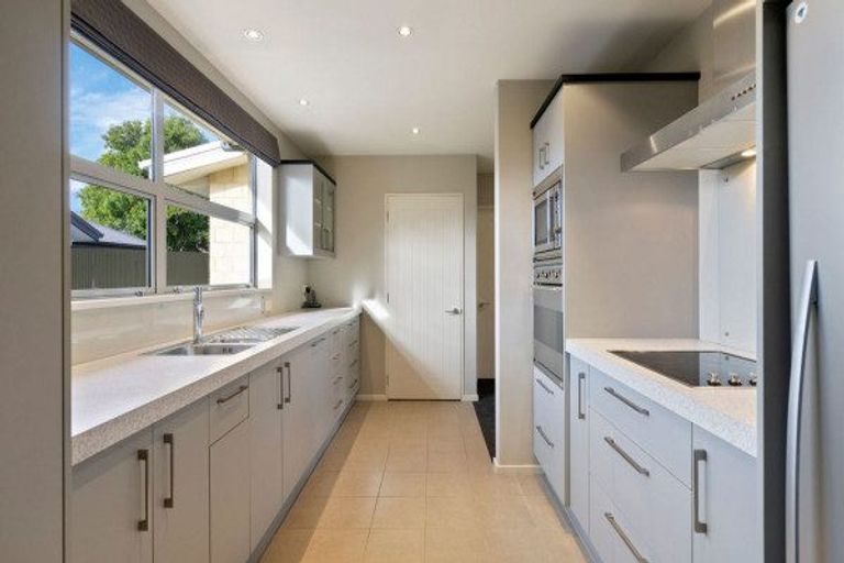 Photo of property in 127a Elizabeth Street, Riccarton, Christchurch, 8041