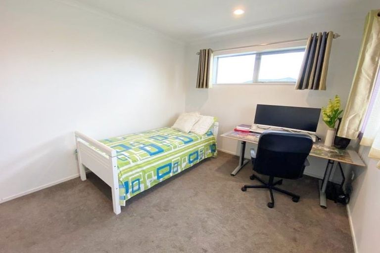 Photo of property in 6 Sauvignon Avenue, Ranui, Auckland, 0612