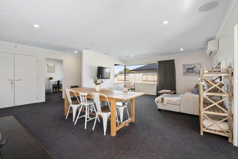 Photo of property in 6 Waimarama Court, Roslyn, Palmerston North, 4414